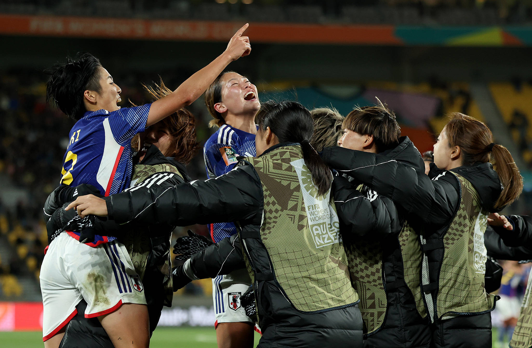 加拿大女足与韩国队竞速激烈角逐