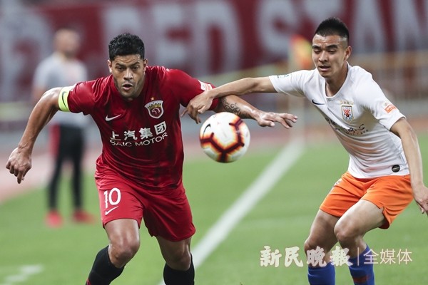 鲁能顽强对阵上港,胜负难料 鲁能顽强对阵上港,胜负难料