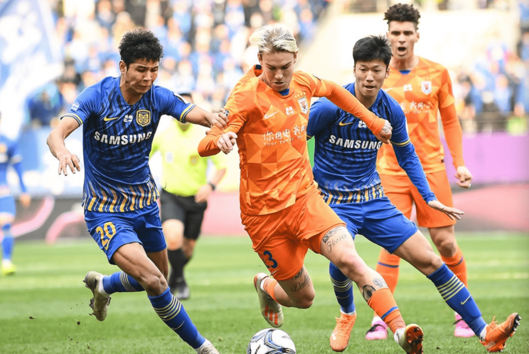 鲁能顽强对阵上港,胜负难料 鲁能顽强对阵上港,胜负难料